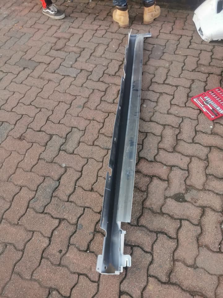 BMW X3 GO1 side skirts - Private Seller