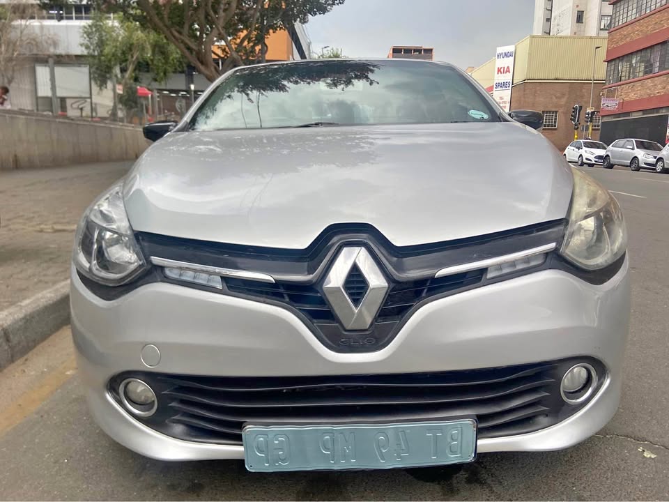 2015 Renault Clio 009t manual 87.000km 2015 Renault Clio 009t manual 87.000km