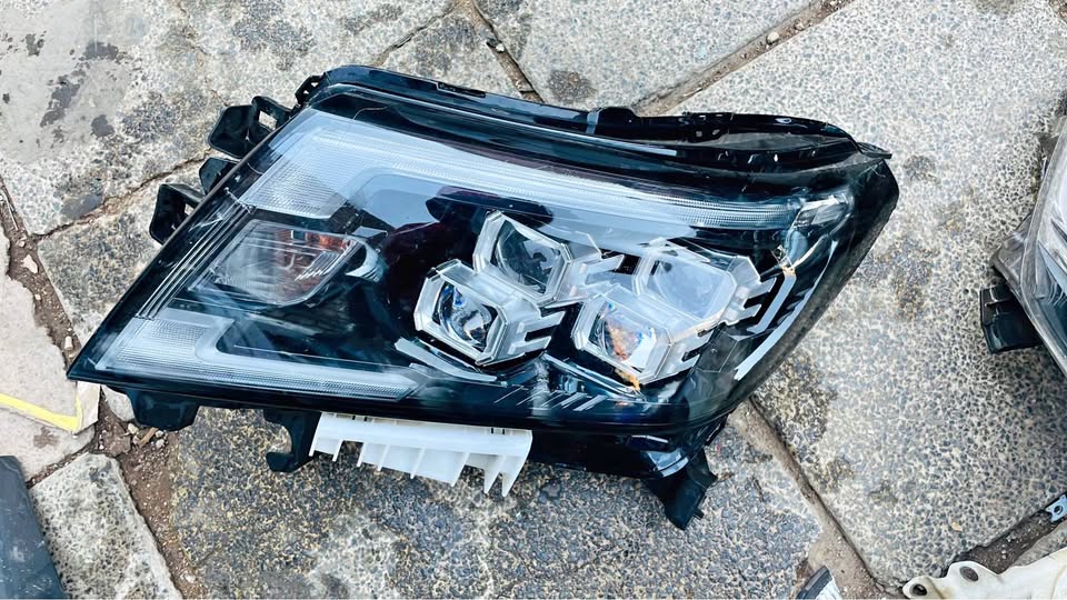 Nissan Navara LED headlight