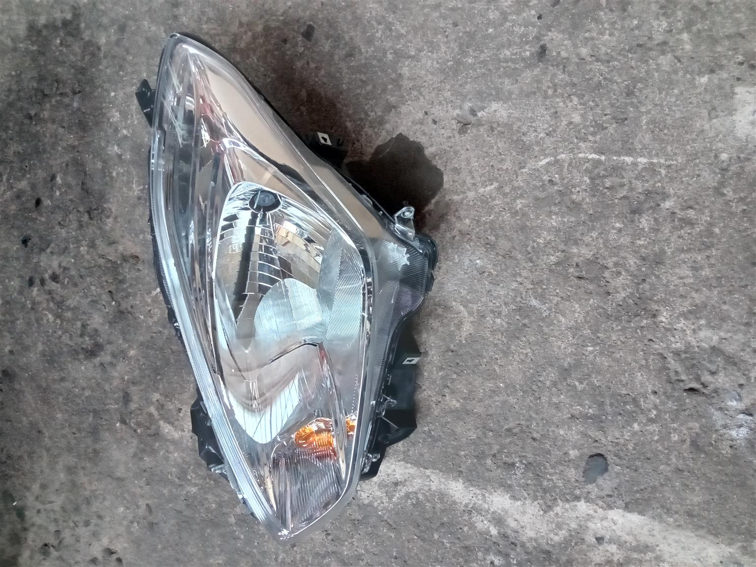 Suzuki Swift headlight - Private Seller