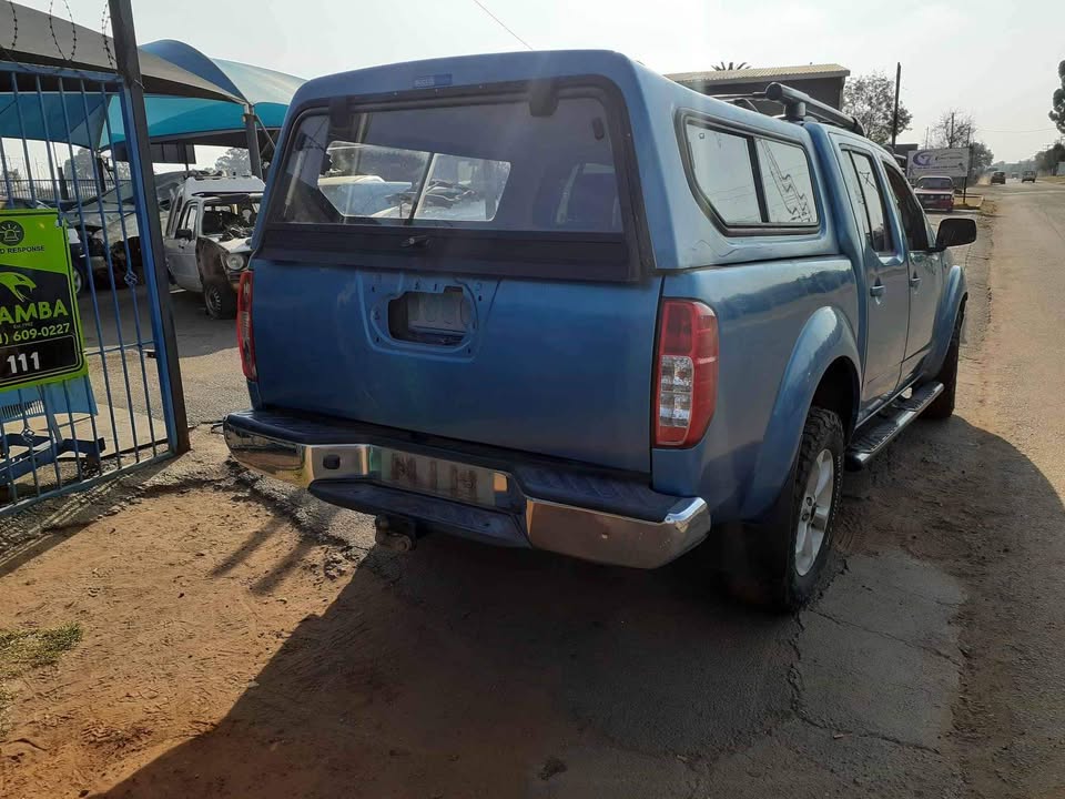 Nissan Navara 4.0 V6 4x4 STRIPPING FOR PARTS CALL OR WHATSAPP - Private Seller