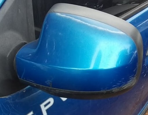 RENAULT SANDERO 2017 DOOR MIRRORS - Private Seller RENAULT SANDERO 2017 DOOR MIRRORS - Private Seller