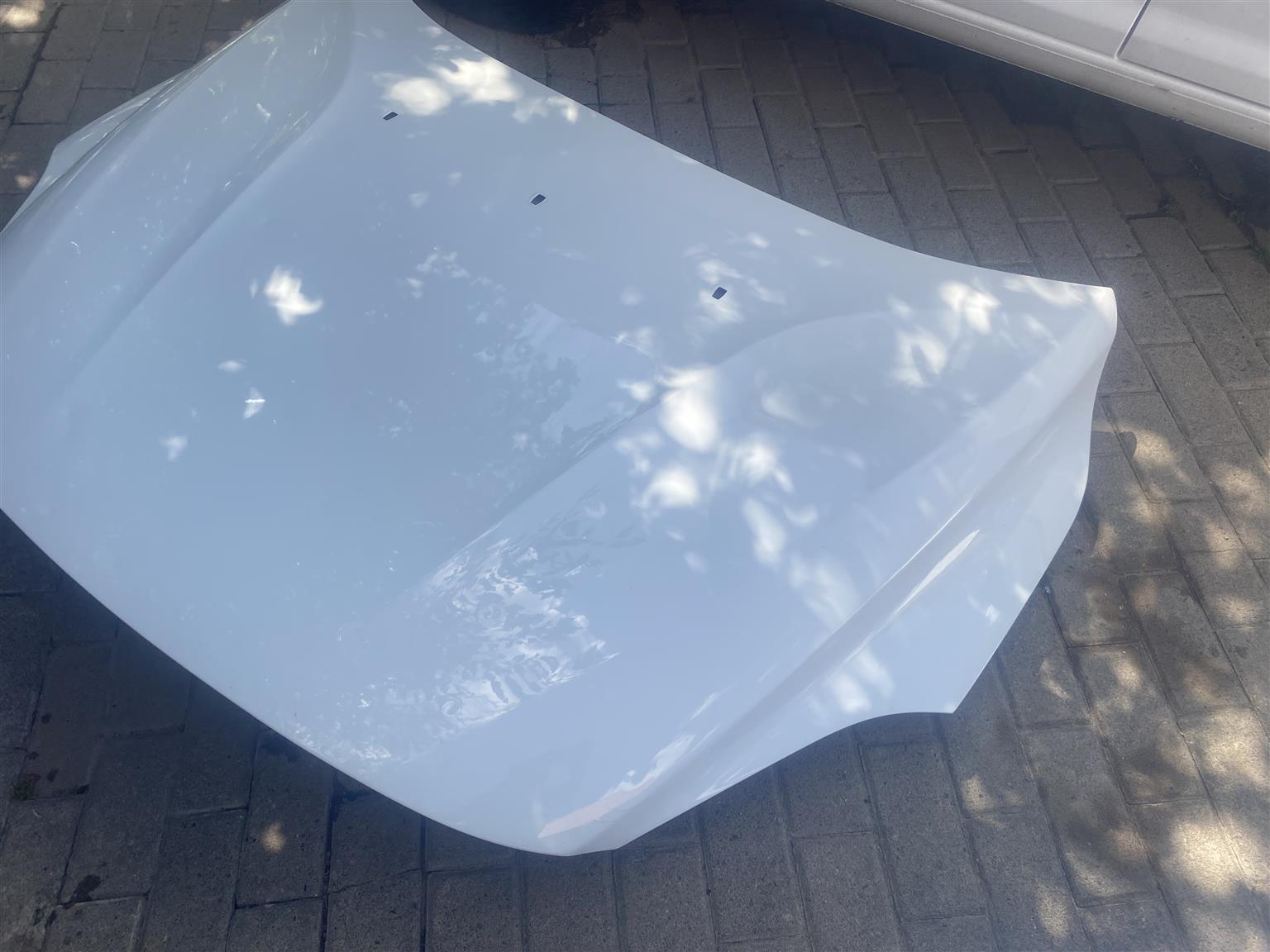2017 VOLVO V40 ALUMINIUM BONNET HOOD FOR SALE. IN EXCELLENT CONDITION - Private Seller