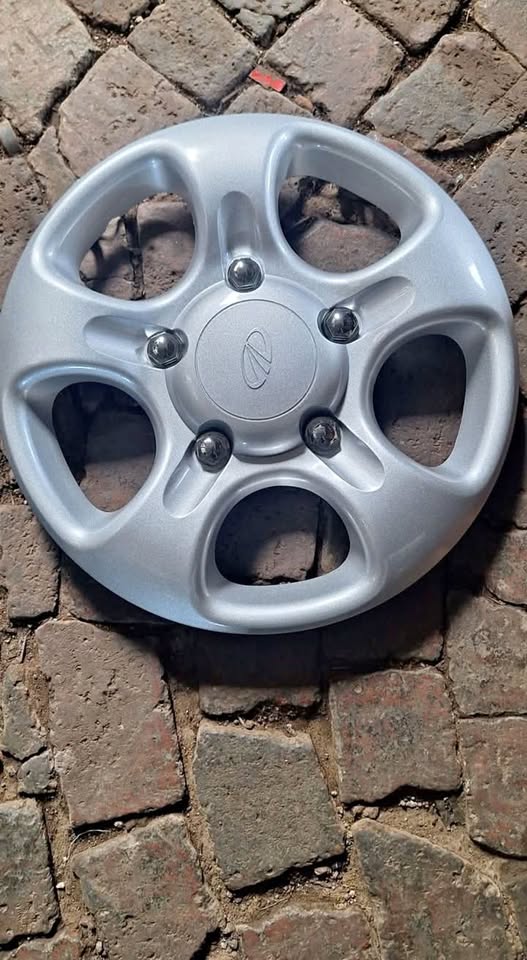 Mahindra wheel caps available - Private Seller