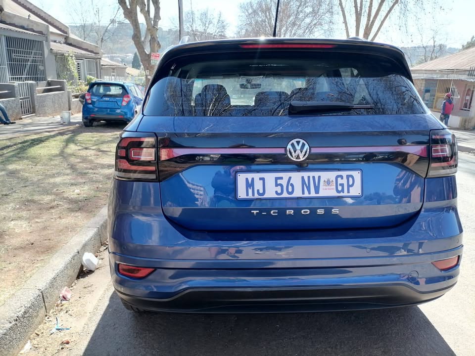 2020 VOLKSWAGEN T CROSS 1.0 TSI R LINE COMFORTLINE AUTOMATIC TRANSMISSION IN EXCELLENT CONDITION