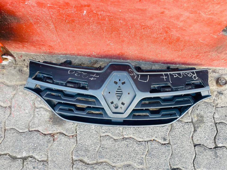 Renault Kwid Grille - Private Seller