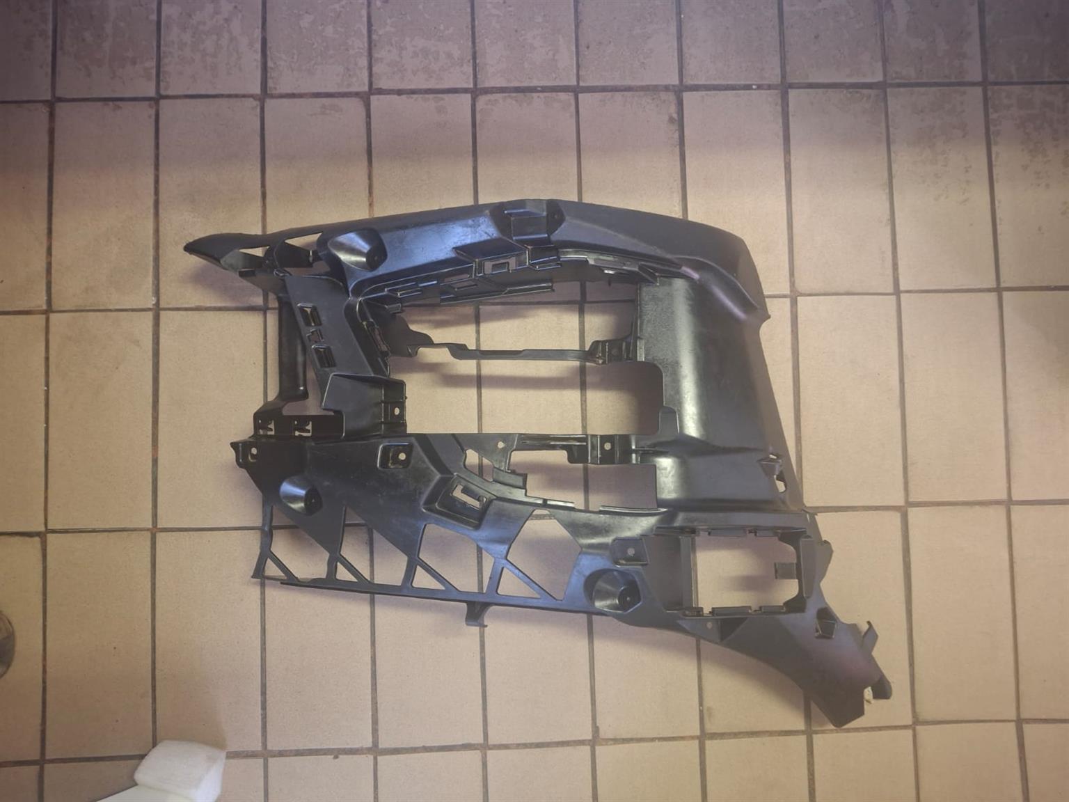 2021 BMW G20 FOGLIGHT BRACKET RIGHTSIDE AVAILABLE FOR SALE