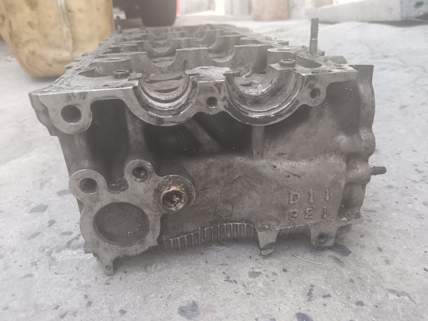 Toyota hilux or quantum 2.5diesel cylinder head - Private Seller Toyota hilux or quantum 2.5diesel cylinder head - Private Seller