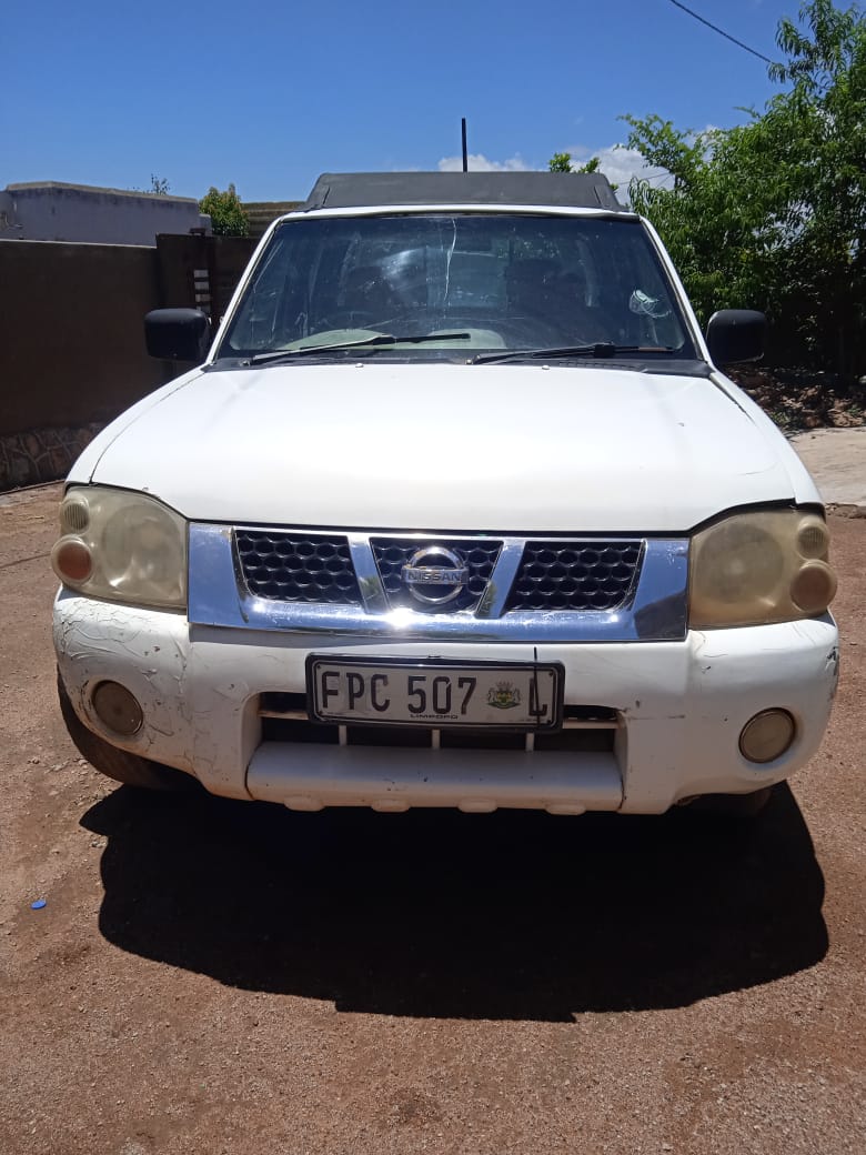 Used 2012 Nissan Hardbody 2.7D double cab - Private Seller