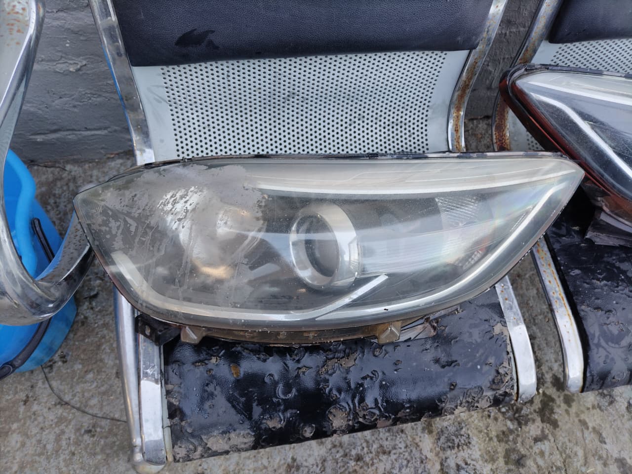 Renault Captur 900T Headlights for sale used - Private Seller Renault Captur 900T Headlights for sale used - Private Seller
