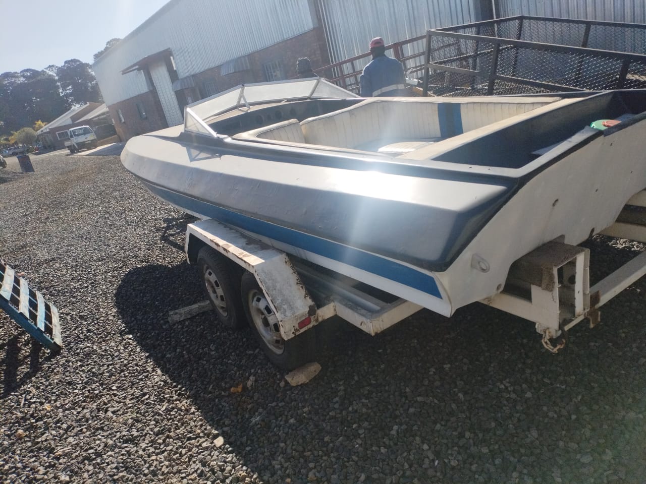 19ft PROJECT BOAT FOR SALE