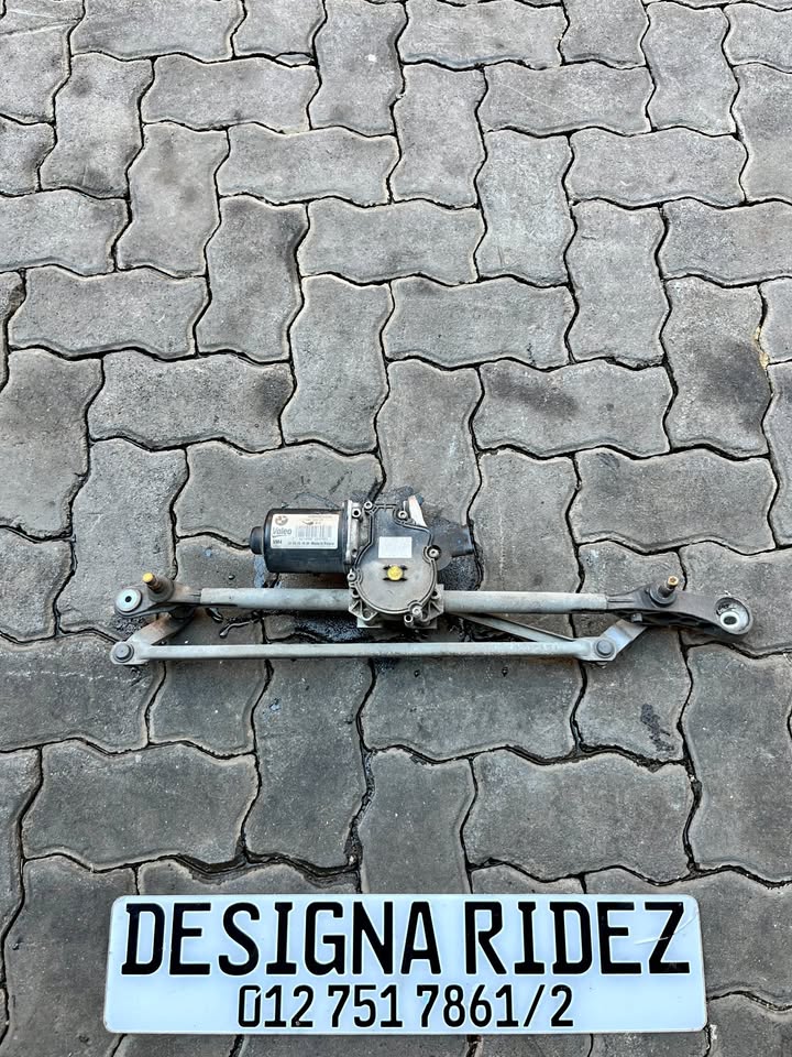 BMW F30 3-SERIES FRONT WINDSHIELD WIPER MOTOR & LINKAGE ASSEMBLY AVAILABLE. - Private Seller BMW F30 3-SERIES FRONT WINDSHIELD WIPER MOTOR & LINKAGE ASSEMBLY AVAILABLE. - Private Seller