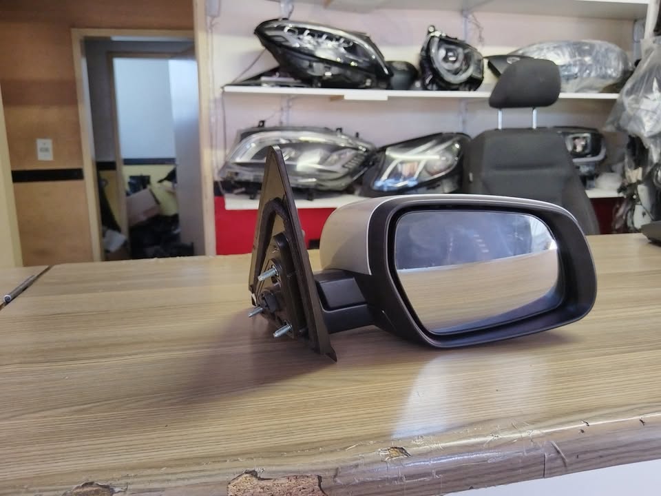 2021 HYUNDAI VENUE MIRROR RIGHTSIDE FOR SALE BRAND NEW AVAILABLE FOR SALE - Private Seller 2021 HYUNDAI VENUE MIRROR RIGHTSIDE FOR SALE BRAND NEW AVAILABLE FOR SALE - Private Seller