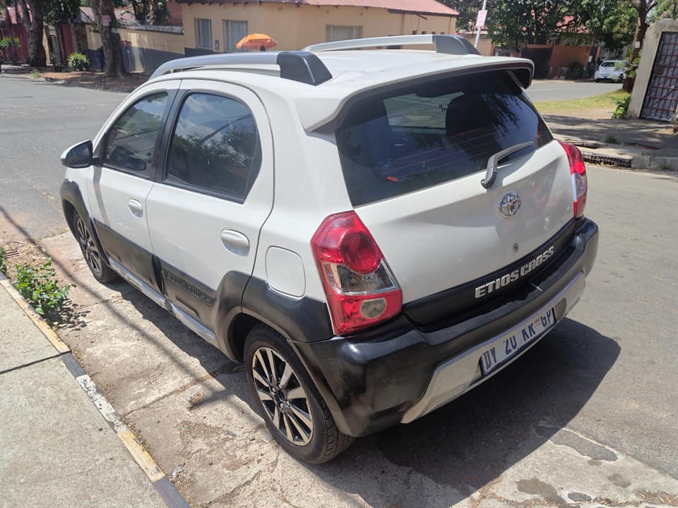 2015 Toyota etios cross 1.5
