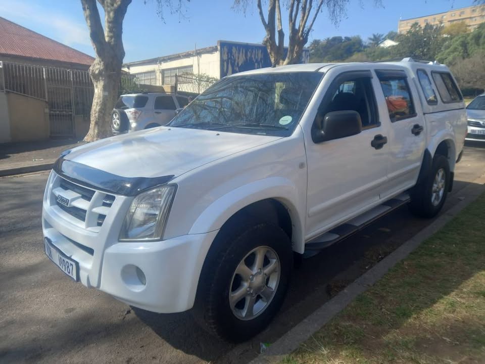 2012 Isuzu KB250 DTeq Diesel, Double cab Canopy, Manual, White