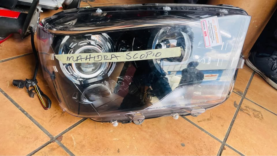 Mahindra Scorpio headlight - Private Seller Mahindra Scorpio headlight - Private Seller