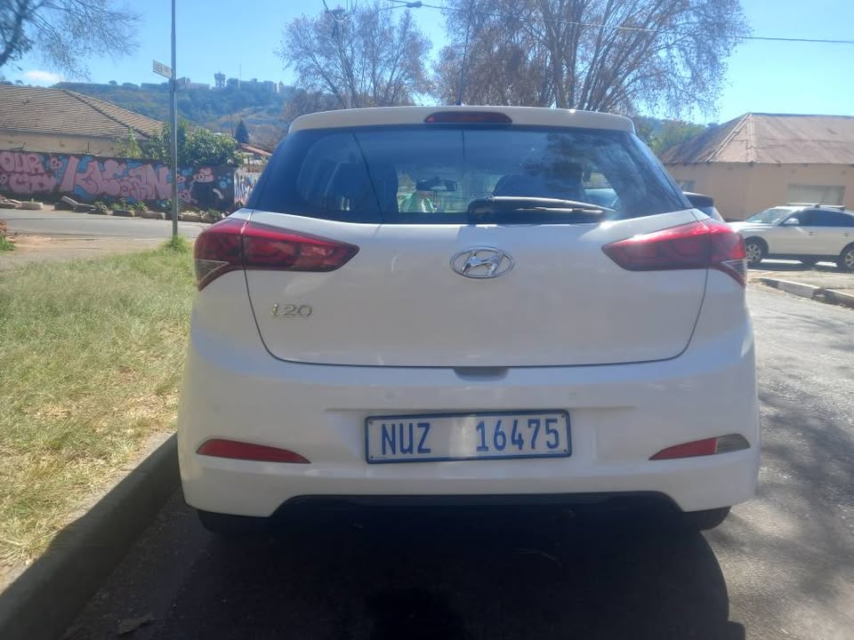 2017 Hyundai i20 Petrol, 1.4 Petrol, Manual, White 75000kms