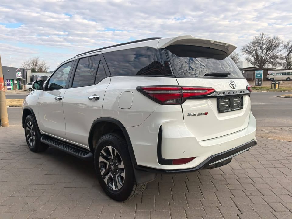 2023 Toyota Fortuner 2.4 GD6 Manual