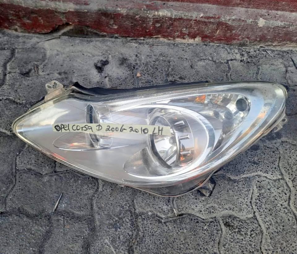 Opel Corsa D headlight 2006/10 - Private Seller Opel Corsa D headlight 2006/10 - Private Seller