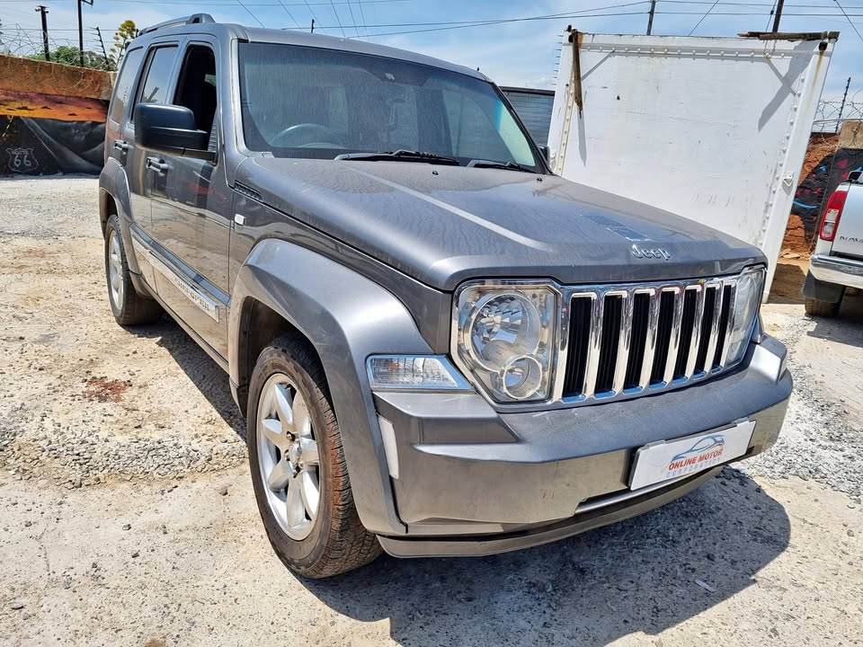2013 JEEP CHEROKEE 3.7 V6 STRIPPING AS SPARES