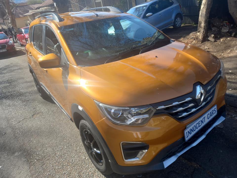 2021 RENUALT TRIBER 1.0 ENGINE PETROL, MANUAL 7-SEATERS, MILEAGE 45000KMS . SPARE KEY
