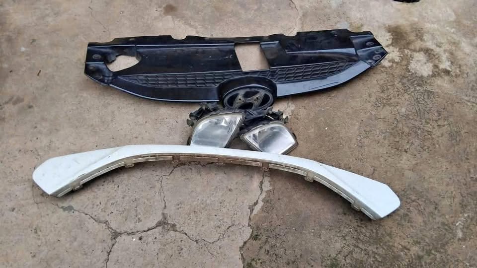 HYUNDAI IX35 GRILL AND FOG LIGHTS - Private Seller HYUNDAI IX35 GRILL AND FOG LIGHTS - Private Seller