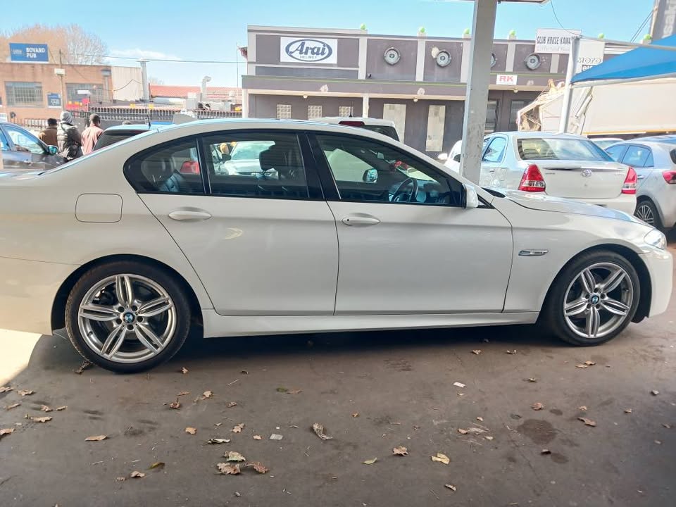 2013 BMW 520i 5SERIES Transmission: Automatic Mileage: 145000km Fueltype: Petrol White