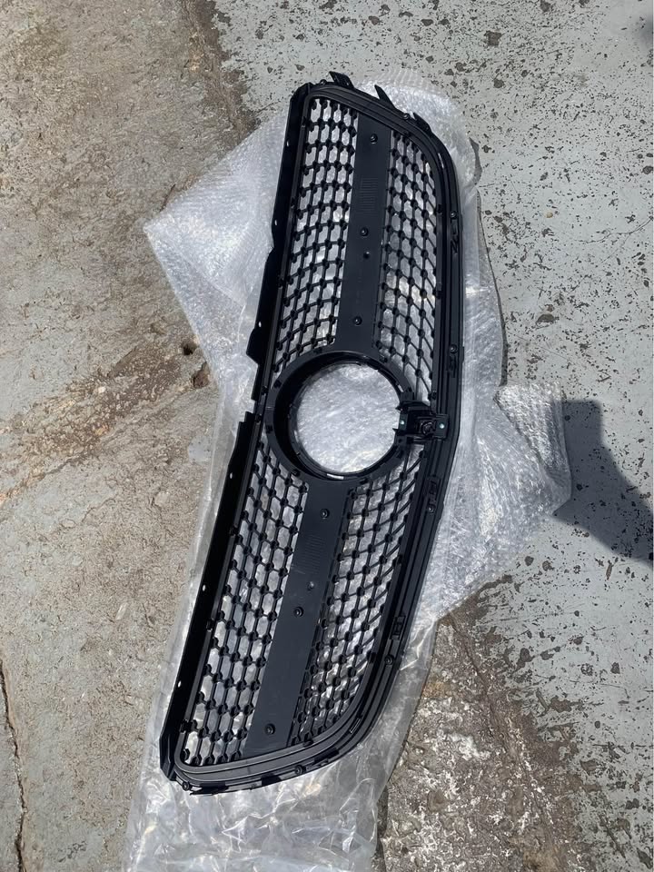 Mercedes Benz W447 front grille