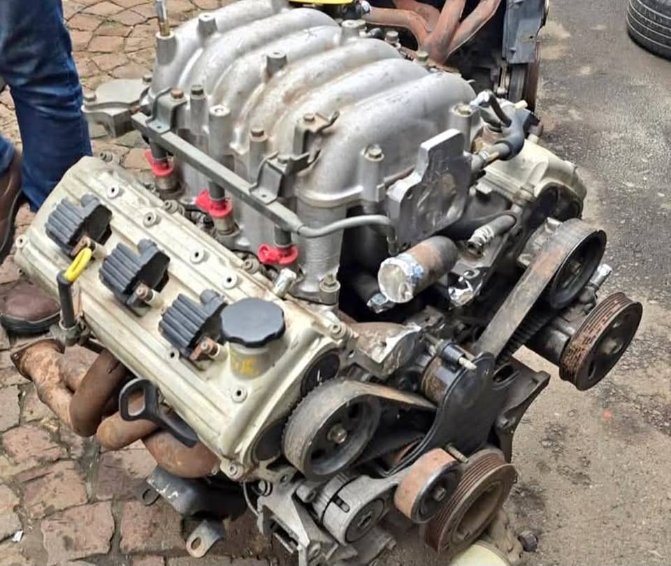Isuzu KB320 eng code 6VD1 3.2 V6 performance engine for sale WhatsApp or cell