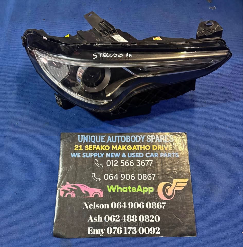 Alfa Romeo Stelvio Right Headlight - Private Seller Alfa Romeo Stelvio Right Headlight - Private Seller
