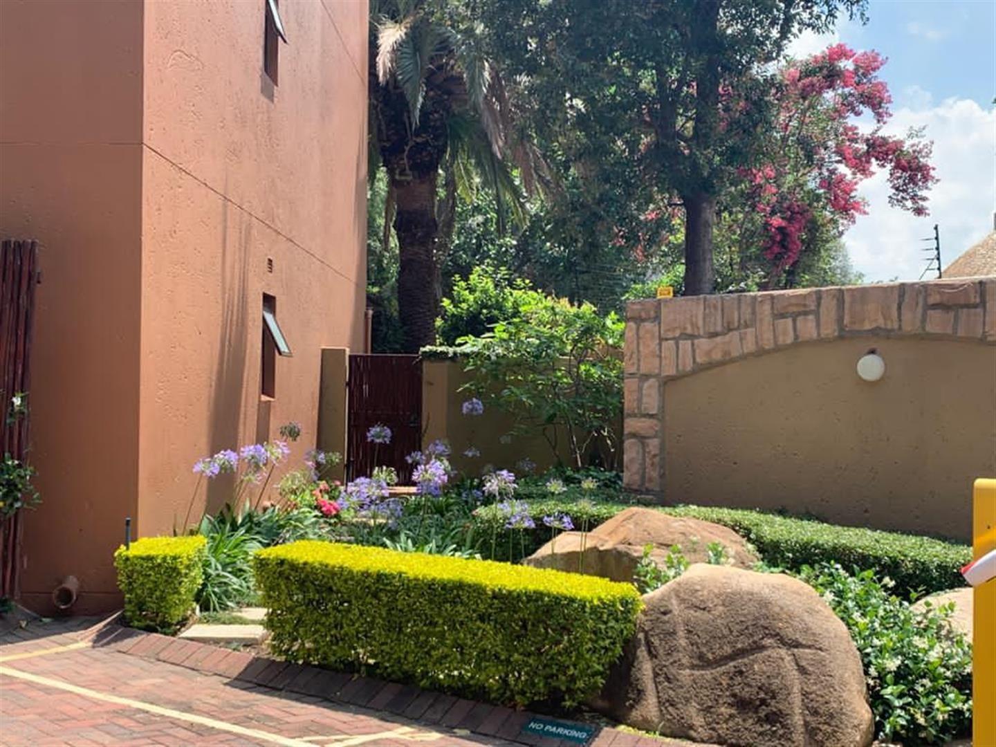 Apartment For Sale in Lonehill