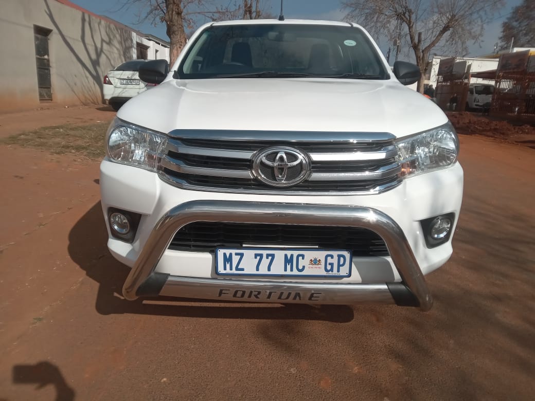 Used 2019 Toyota Hilux 2.4GD-6 single cab 4x4 Raider auto - Private Seller Used 2019 Toyota Hilux 2.4GD-6 single cab 4x4 Raider auto - Private Seller