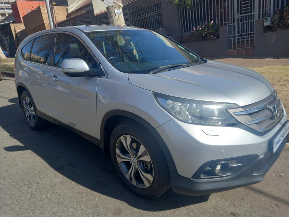 2016 HONDA CRV 2.4 ENGINE, AUTOMATIC, SILVER COLOR, MILEAGE  PRICE 150,000. SPARE KEY,
