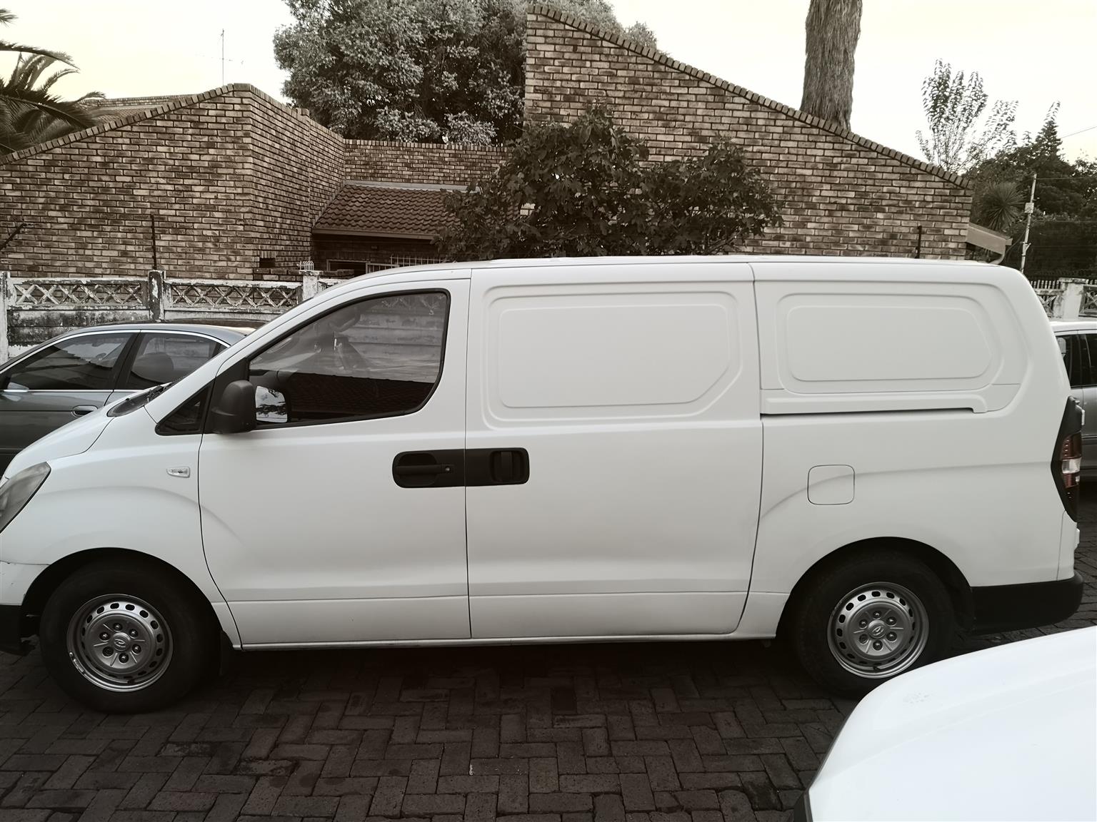 Used 2009 Hyundai H-1 2.4 panel van GL (aircon) - Private Seller Used 2009 Hyundai H-1 2.4 panel van GL (aircon) - Private Seller
