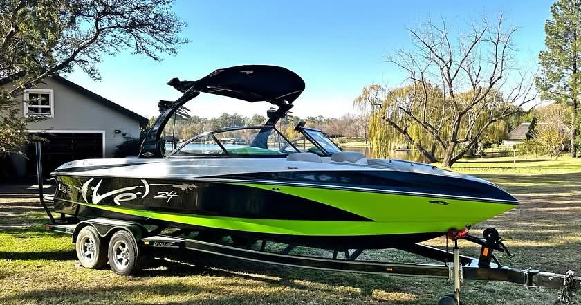 24ft Tige Wakeboard & Surf Boat