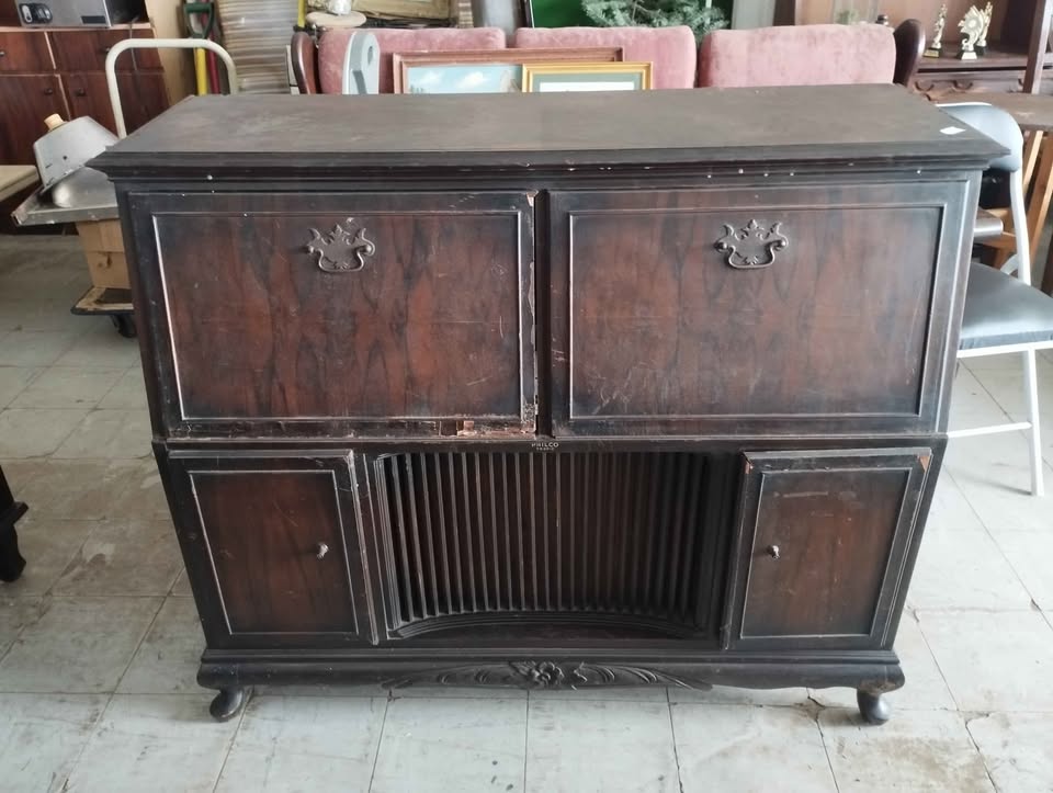 Antique Radiogram for Sale Not working