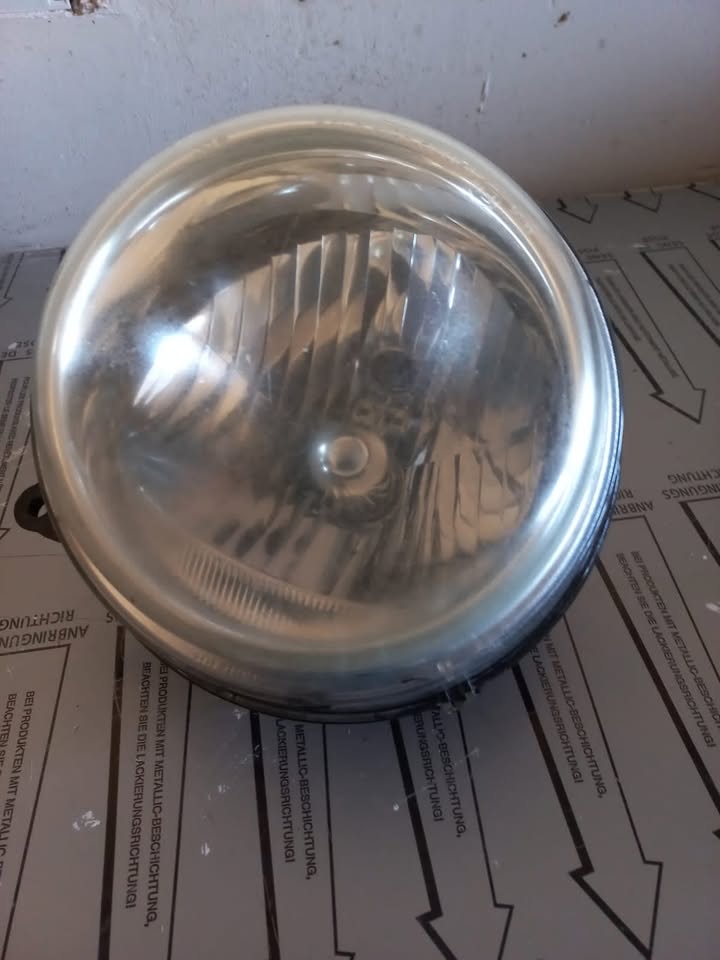 Jeep cherokee 2.5 (2005) headlights - Private Seller