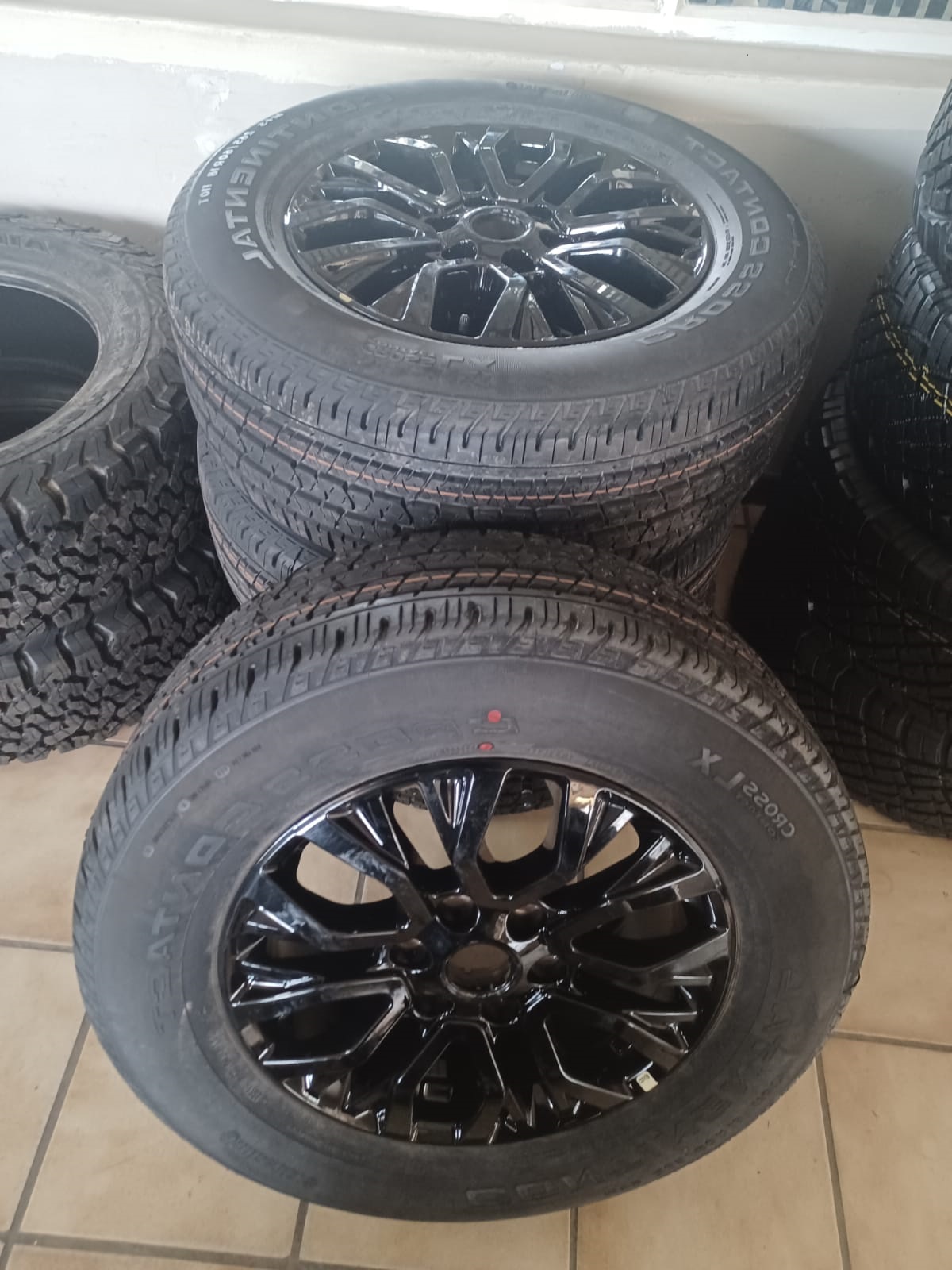 18 inch Ford Stormtrak/Thunder/Wildtrack original mags with brand new 265/60/18 - Private Seller 18 inch Ford Stormtrak/Thunder/Wildtrack original mags with brand new 265/60/18 - Private Seller