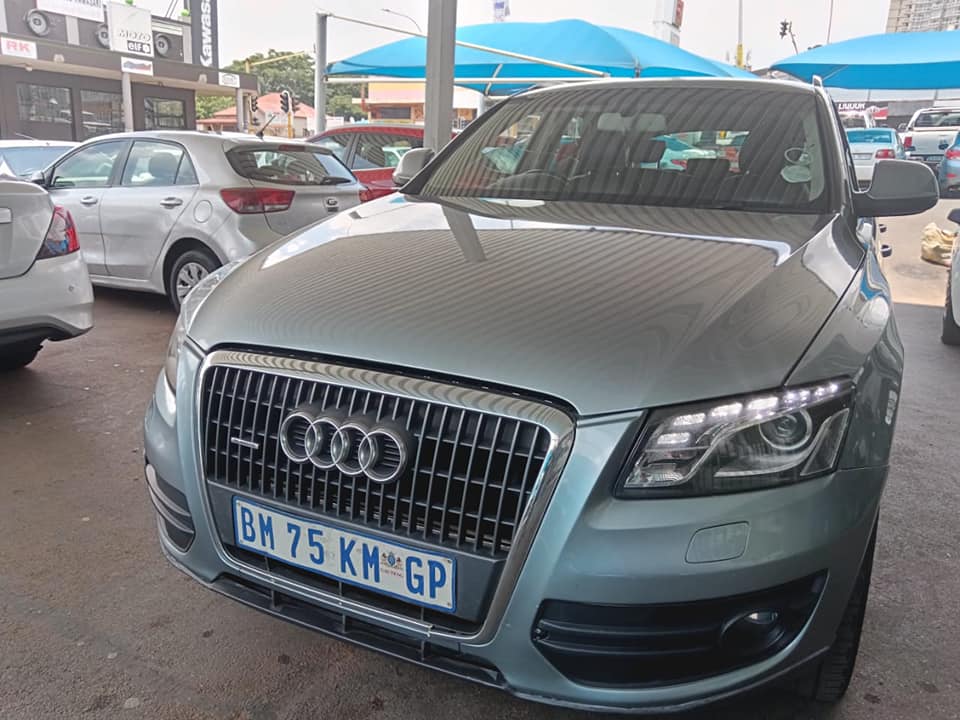 2011 AUDI Q5 2.0 TDI MANUAL