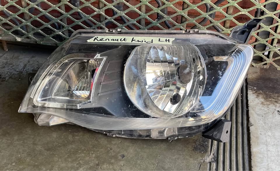 Renault Kwid headlight Leftside Call or dm - Private Seller Renault Kwid headlight Leftside Call or dm - Private Seller