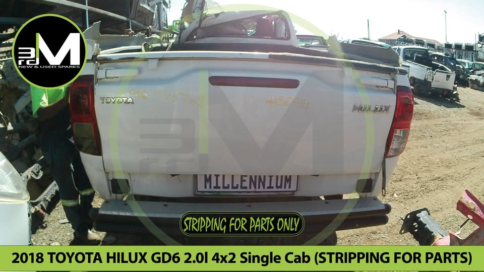 2018 TOYOTA HILUX 2.0L 4x2 Single cab  STRIPPING-FOR-PARTS)