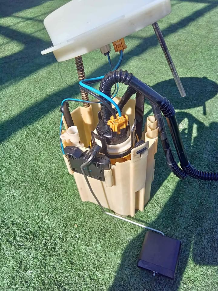 MERCEDES BENZ IN TANK LOW PRESSURE FUEL PUMP FITS 320/350 3.0L V6 DIESEL OM642 ENGINE   A MERCEDES BENZ IN TANK LOW PRESSURE FUEL PUMP FITS 320/350 3.0L V6 DIESEL OM642 ENGINE   A