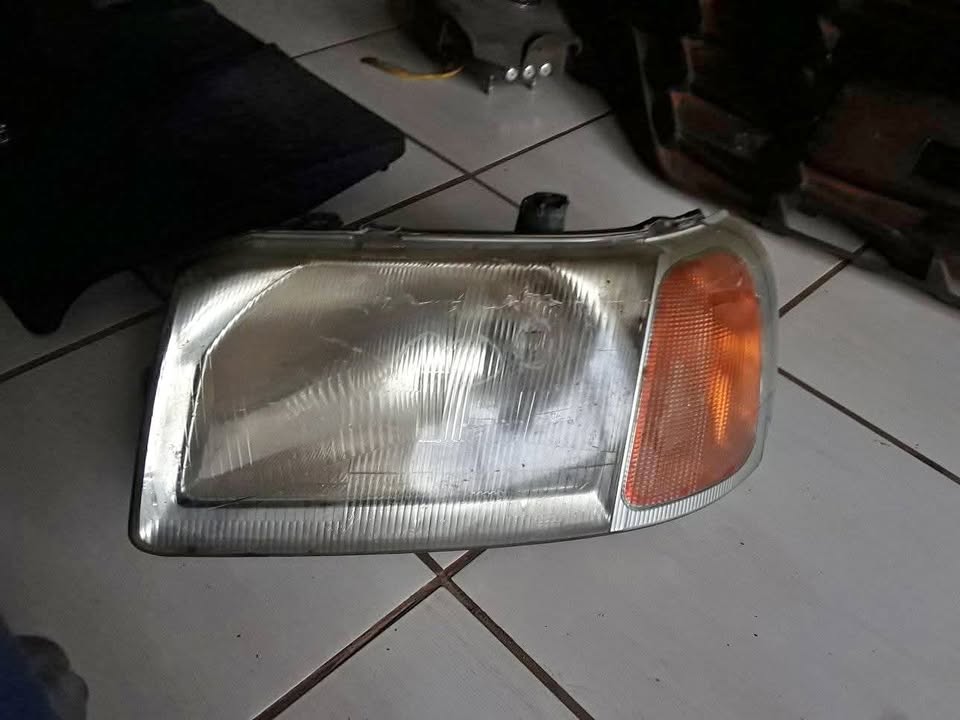 1999 land rover freelander OEM Left Hand Side headlight - Private Seller