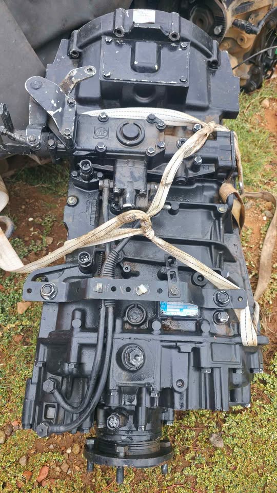 Isuzu FVR,FVZ,FVM ZF 9s91110 TO gearbox available - Private Seller