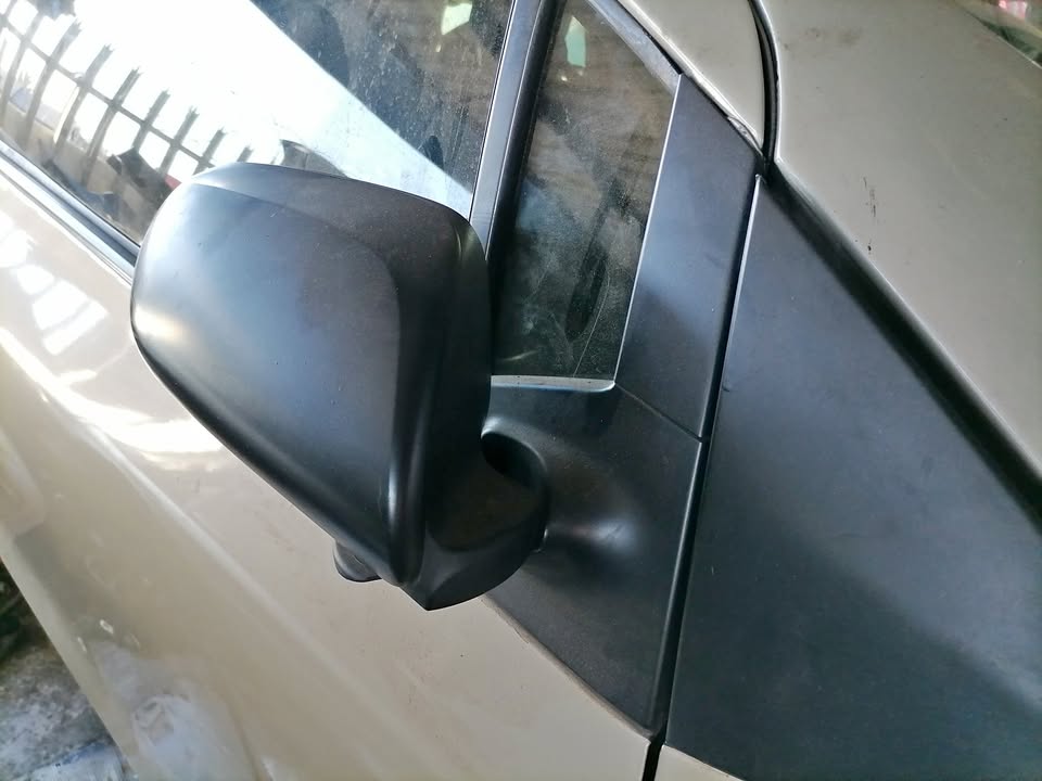 TOYOTA YARIS SIDE MIRROR FOR SALE - Private Seller