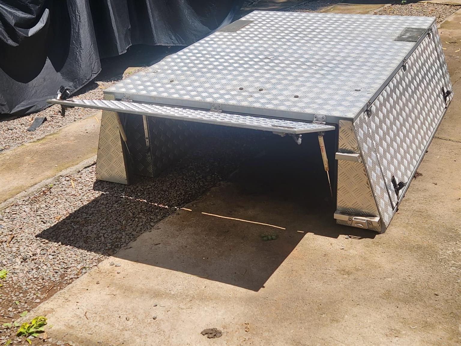 Ford Ranger WL 2.5 2005/2006 Super Cab Aluminium Canopy - Private Seller