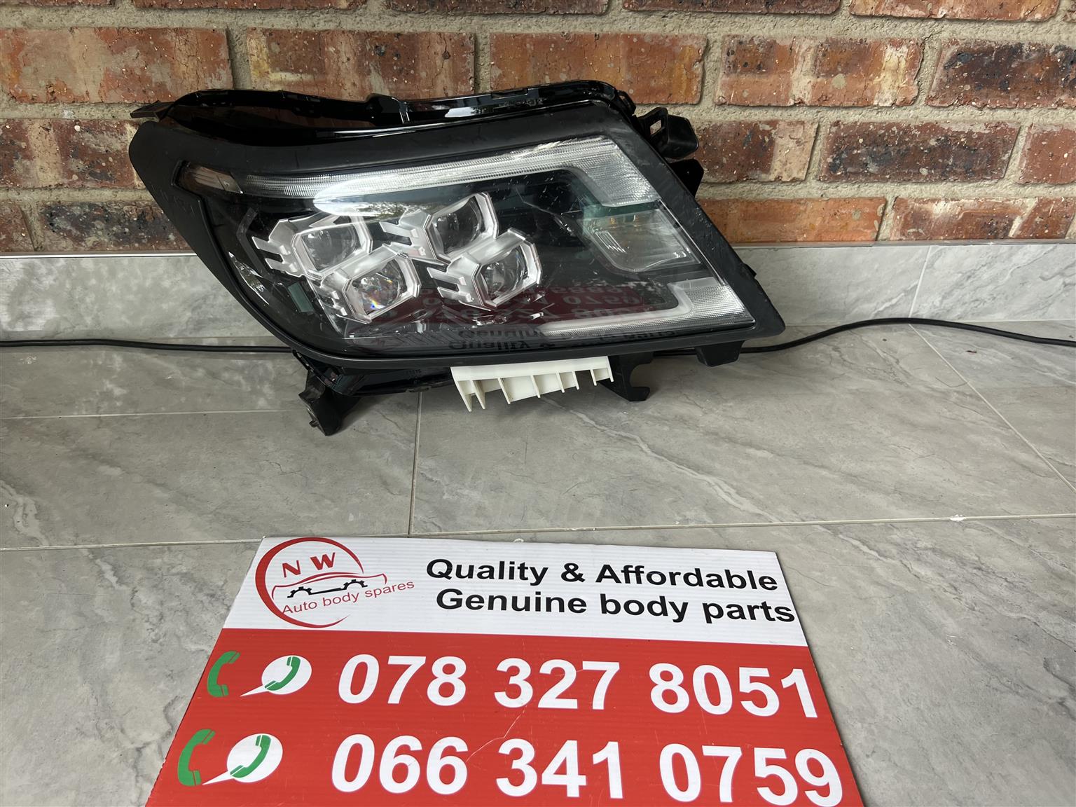 Nissan Navara Headlight 2021-2023 - Private Seller Nissan Navara Headlight 2021-2023 - Private Seller