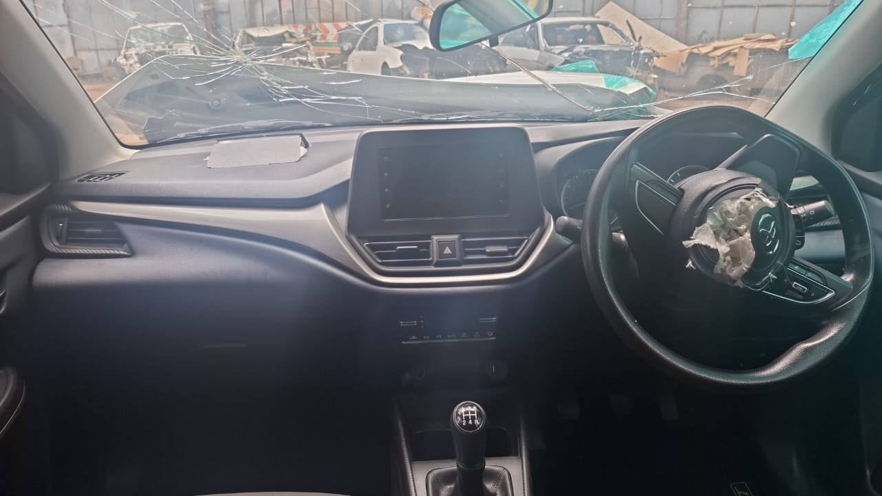 Toyota starlet accident-damaged car stripping | used spare parts for sale