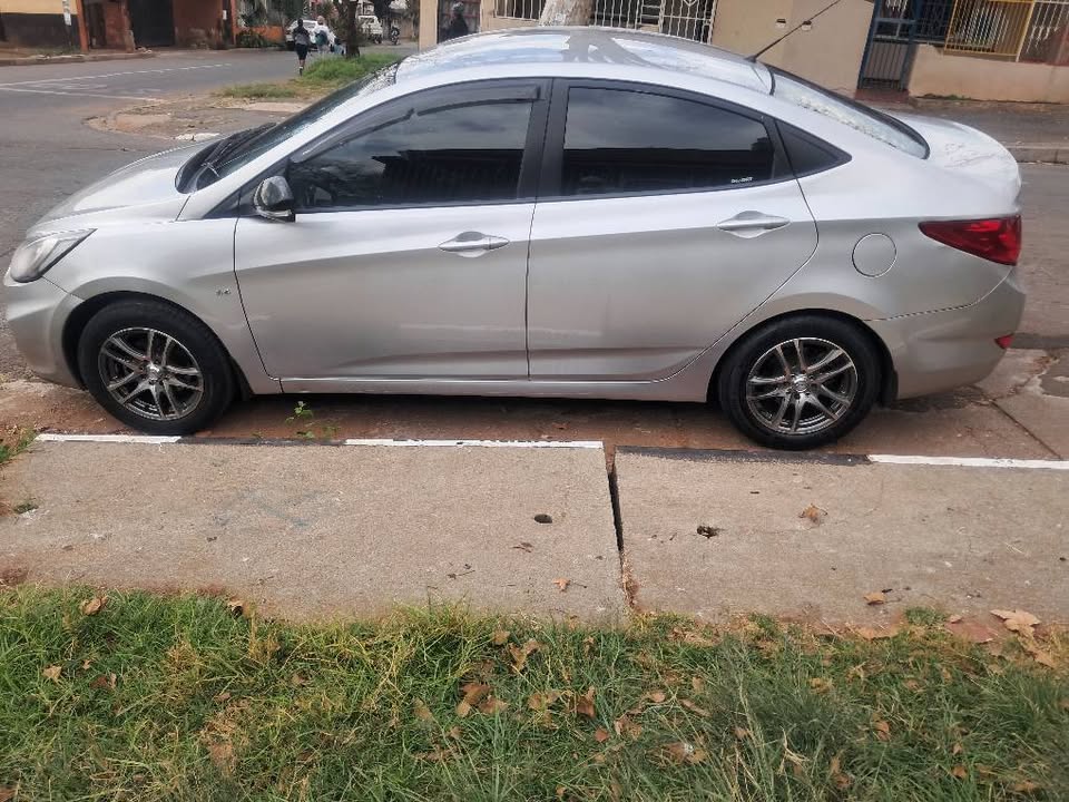 Hyundai Accent 1.6 2012