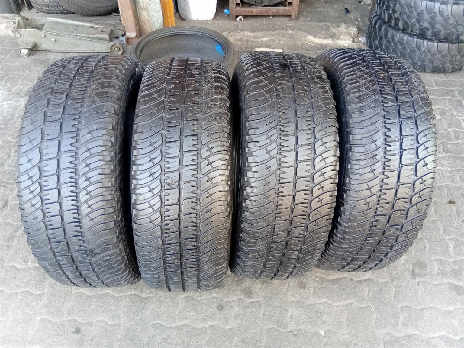 265/65/17 × 4 Michelin LTX AT tyres - Private Seller